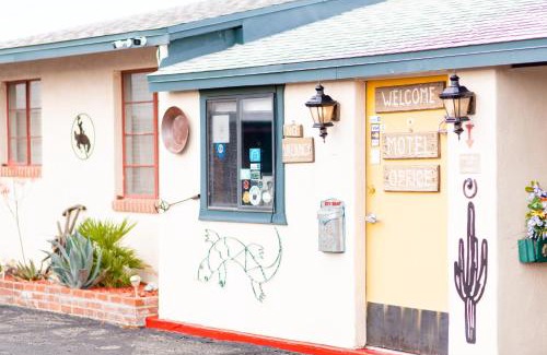 Tombstone Hotel | Larian Motel