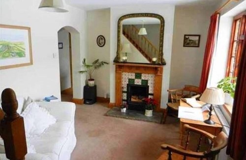 Saintbury Bed & Breakfast | Larkrise Cottage