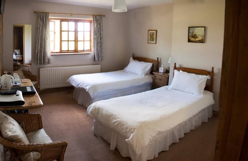 Saintbury Bed & Breakfast | Larkrise Cottage