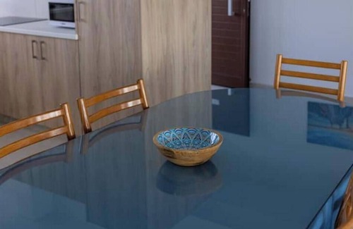 Oroklini Apartment | Larnaca Beachhouse Apt - bright and spacious with direct access to the beach.