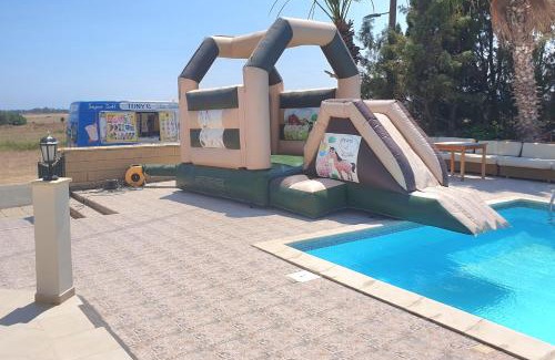 Pyla Villa | Larnaca Mansion Ideal for 3 Families or more