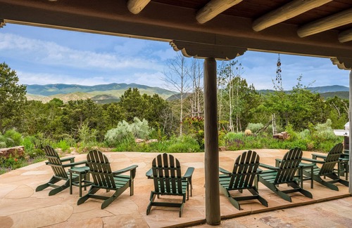 Northeast Santa Fe House | Las Alondras - Stunning Home, Large Outdoor Space, Hot Tub