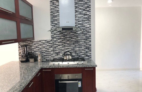 Nassau House | Las Casitas near to Airport, Beaches, Shops, Restaurants, Resorts and Scuba.