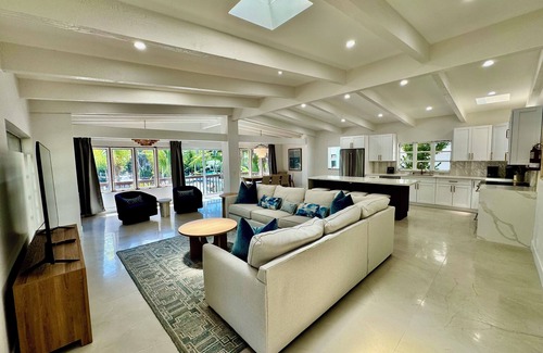 Hendricks and Venice Isles House | Las Olas Escape Duplex Beach-Pool-Sauna-Las Olas