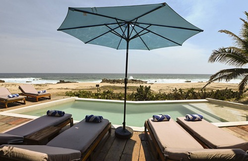 Santa Maria Tonameca Villa | Las Olas, spacious beach front room with infinity pool and spectacular views
