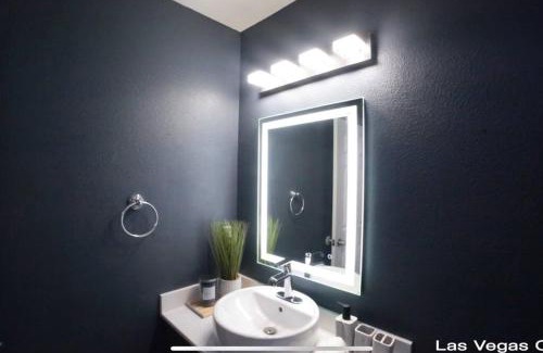 Las Vegas Apartment | Las Vegas Oasis