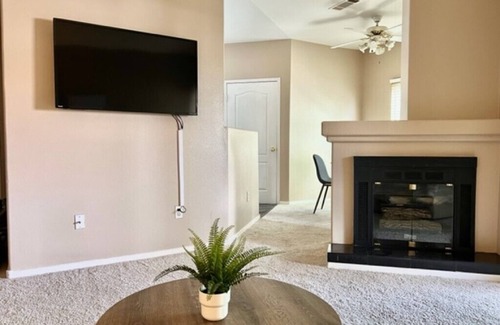 Las Vegas Condo | LAS VEGAS SPECTACULAR 2 BR CONDO! 5 MINS FROM THE STRIP