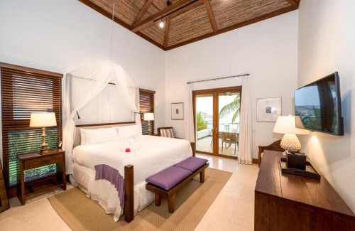 Pristine Bay Resort | Las Verandas Hotel & Villas
