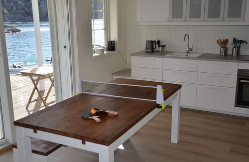 Bomlo House | LAST MINUTE! Holiday home w. table football & sauna, for families & water sports