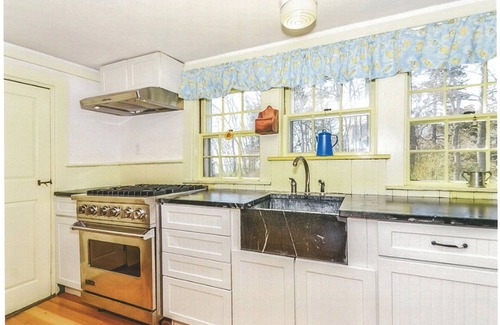 Bass River House | LAST YEAR'S RATES BACK! VY PVT BEACH,TRDTL ELGNT BCH HSE n see owner's descr.