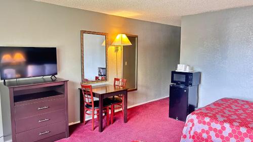 Latham Hotel | Latham Inn