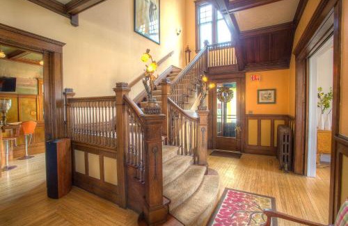 Marinette Bed & Breakfast | Lauerman House Inn Bed & Breakfast