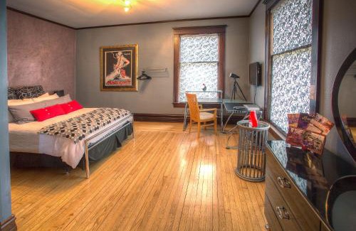 Marinette Bed & Breakfast | Lauerman House Inn Bed & Breakfast