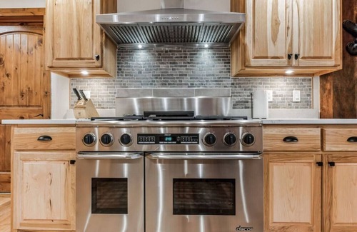 Epworth House | Laughing Bear Lodge 10k sqft On Trout Stream