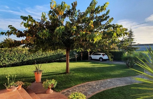 Vecchiano Villa | Laughing villa with large garden, pool and parking space