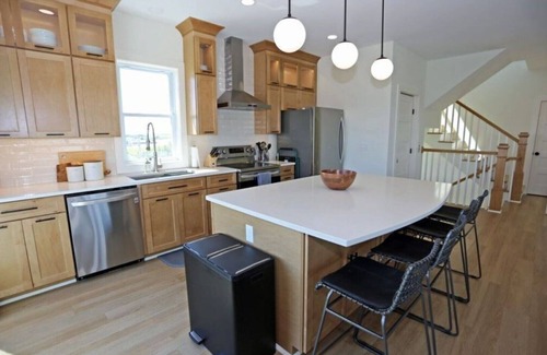 Milford House | Laughter Beach House! LIFE, LOVE, LAUGHTER & INCREDIBLE VIEWS