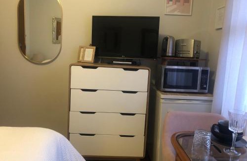 Newstead House | Launceston Lovely Vegan Homestay