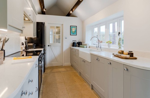 Coln St Aldwyns Cottage | Laurel Cottage - pet-friendly in Coln St Aldwyns
