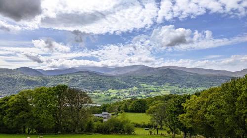Eglwysbach House | Laurel - pet-friendly cottage with indoor pool, hot tub & panoramic Snowdonia views
