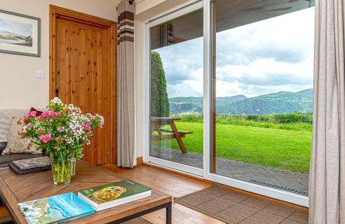 Eglwysbach House | Laurel - pet-friendly cottage with indoor pool, hot tub & panoramic Snowdonia views