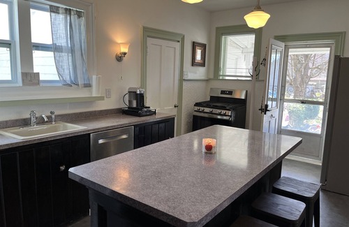 Laurens House | Laurens Manor - Charming 4 bedroom in the quaint Village of Laurens