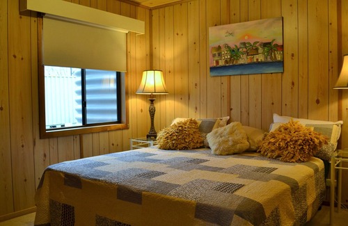 Michelago House | Laurobel Cottage Rural Farmstay - NSW Snowy Region
