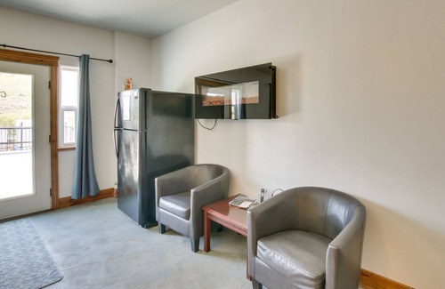Lava Hot Springs Apartment | Lava Hot Springs Studio w/Deck: Walk to Hot Pools