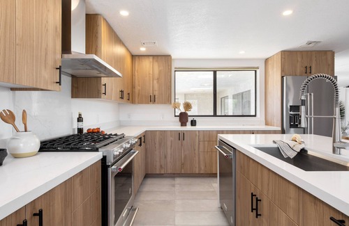 Yucca Valley House | Lava Rocks by AvantStay | Gorgeous Desert Haven w/Pool, Fire Pit & Ping Pong!