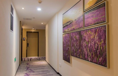 Longmatan District Hotel | Lavande Hotel Luzhou Jiale Century City