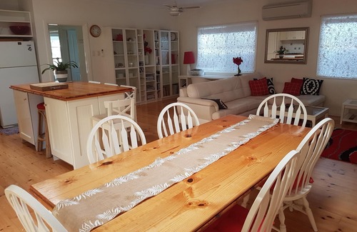 Goolwa House | Lavender Cottage - conveniently located - walking distance to township