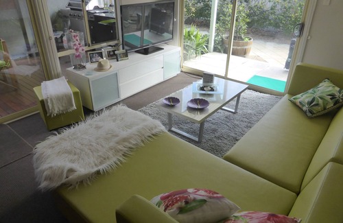 Goolwa House | Lavender Cottage - conveniently located - walking distance to township