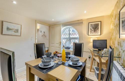Weybourne House | Lavender Cottage