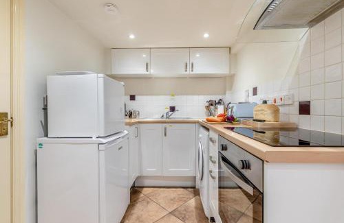 Weybourne House | Lavender Cottage