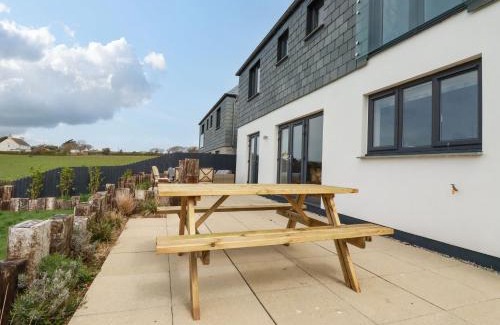 Crantock House | Lavender House