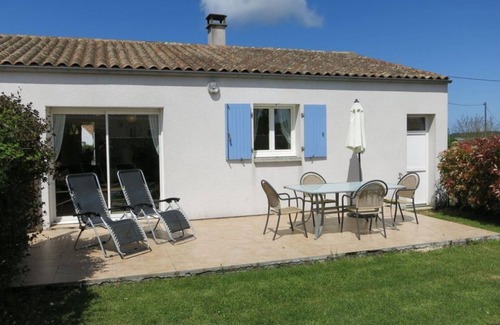 Etaules House | Lavender House has 2 bedrooms sleeping 4 people.