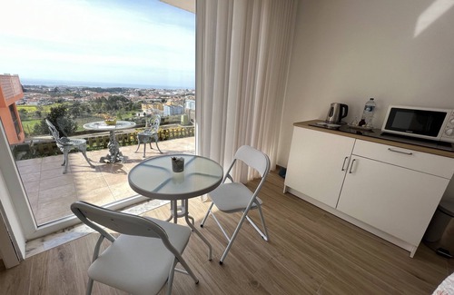 Mafamude Villa | Lavender Sunset House - Sunset Room