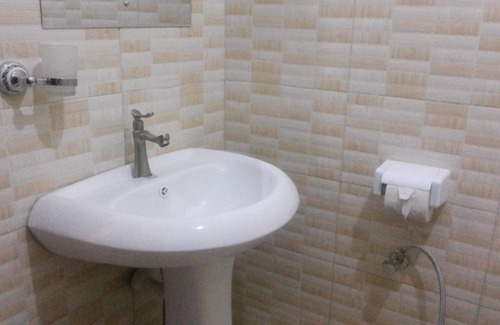 Adjumani Hotel | Lavic Country Resort