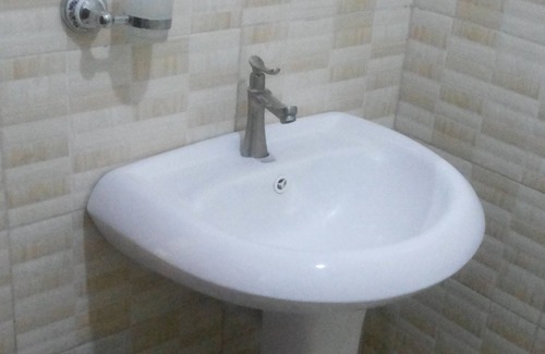 Adjumani Hotel | Lavic Country Resort