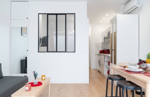 Quartier du Gros-Caillou Apartment | Lavie Maison: Eiffel A/C & Hot Tub