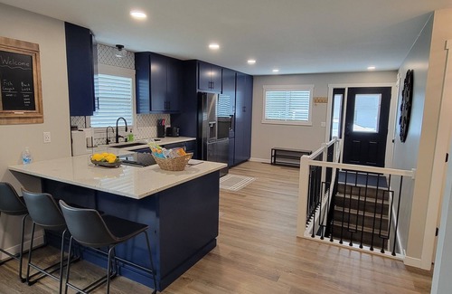 Motley House | Lavish Lake Home on Shamineau - NEW RENOVATION!