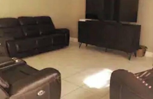 Lakeview  Jefferson County House | Lavish Living at Lynwood