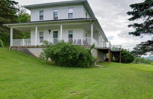 Millerton Apartment | Lawrenceville Apartment with Deck Near Gaming Lands!