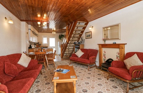 Haverigg Cottage | LAZEY COTTAGE, pet friendly, character holiday cottage in Haverigg