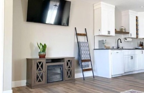 Hurricane Apartment | Lazy B Bungalow of Zion E