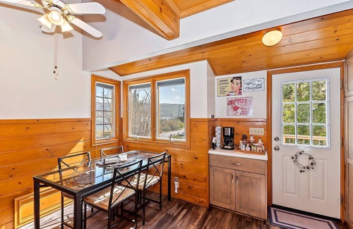 Fawnskin Cabin | Lazy Lake by Destination Big Bear: Million Dollar Views in Fawnskin Nestled to National Forest!