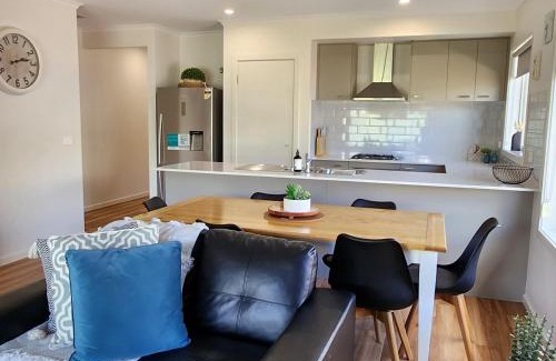 Shepparton Apartment | Lbarza Stylish New 4 BR Home with room to play