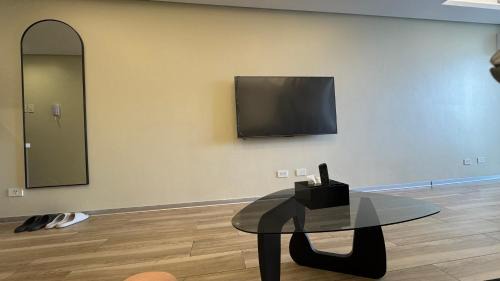 Tambo Apartment | LCONDOTEL Hotel Studio with Balcony at Imperial Plaza near MOA NAIA PITX
