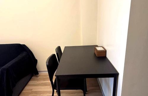 Tambo Apartment | LCONDOTEL Hotel Studio with Balcony at Imperial Plaza near MOA NAIA PITX
