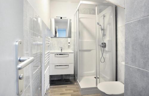 Cherbourg-en-Cotentin Apartment | Le 20 Bis - Second Souffle - Cherbourg