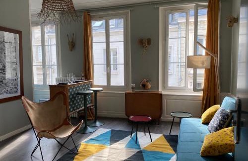 Quartier Vieux Marche-Cathedrale Apartment | Le 4B - Le Tiki